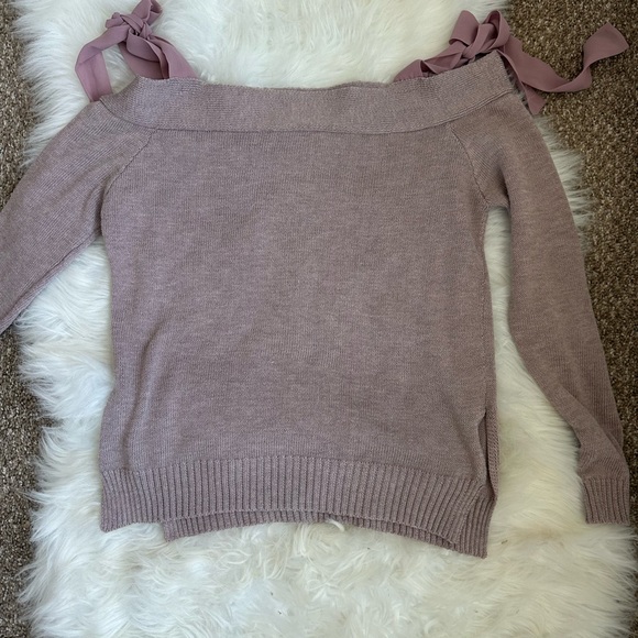 Off the shoulder sweater size small - Picture 1 of 6